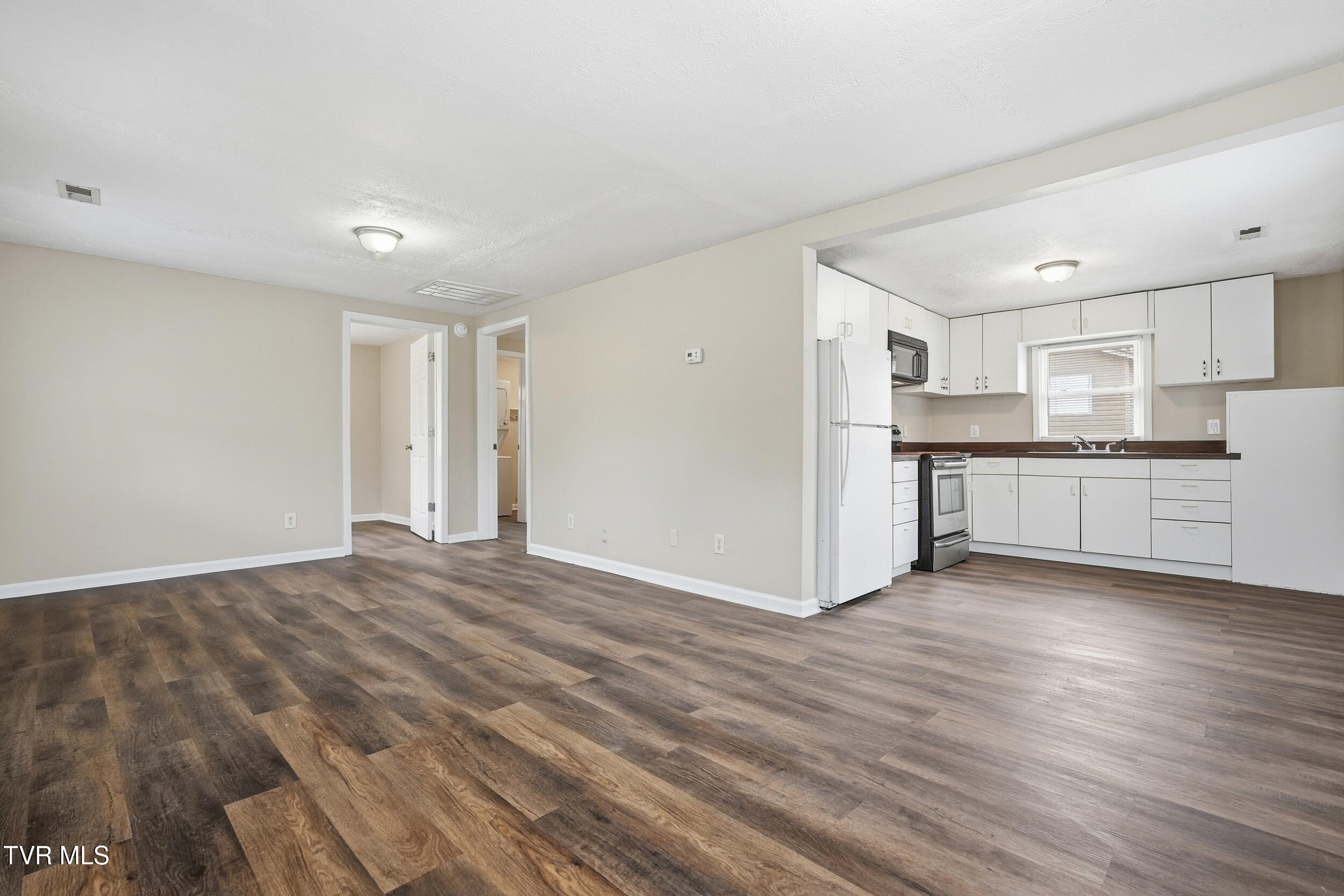 3361 Bloomingdale Road, Unit 19 Kingsport, TN 37660 - Photo 6 of 18 6_3361 bloomingdale rd-10