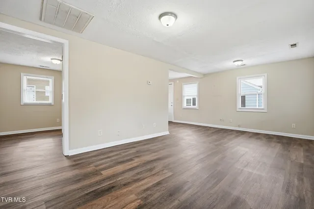 $1,395 | 3361 Bloomingdale Road, Unit 19, Kingsport, TN 37660