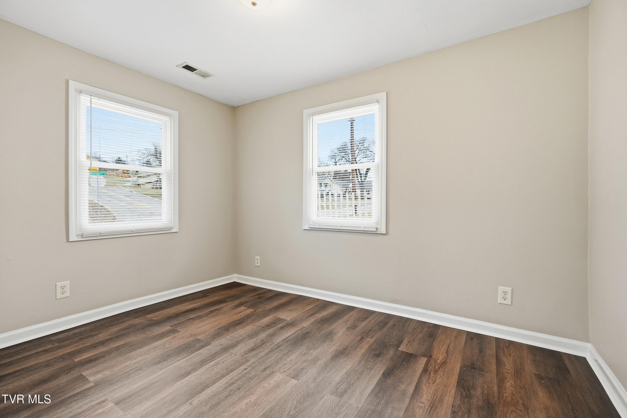 3361 Bloomingdale Road, Unit 19 Kingsport, TN 37660 - Photo 9 of 18 9_3361 bloomingdale rd-13