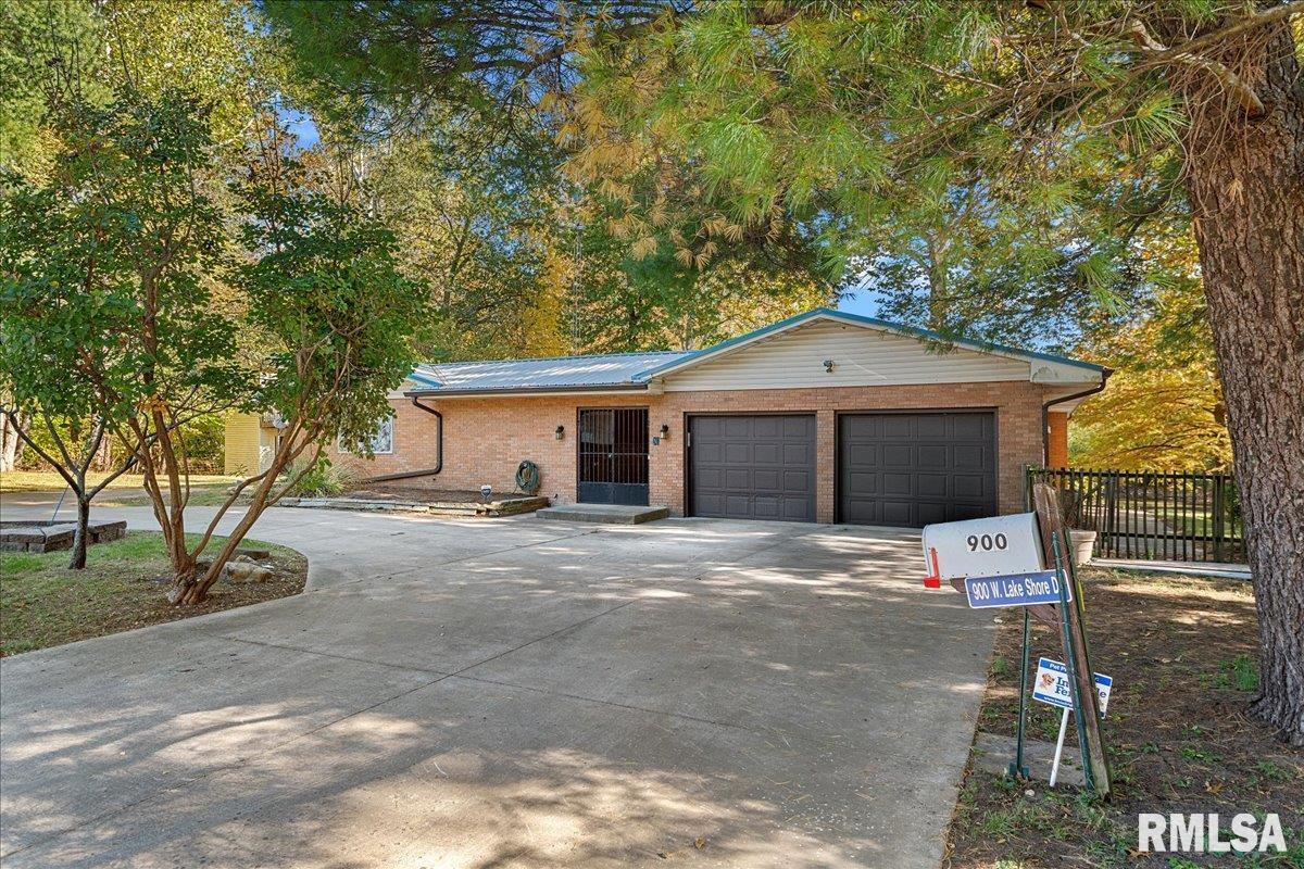 900 West Lake Shore Drive Springfield, IL 62712 - Photo 2 of 68