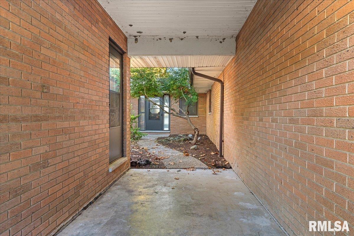 900 West Lake Shore Drive Springfield, IL 62712 - Photo 5 of 68