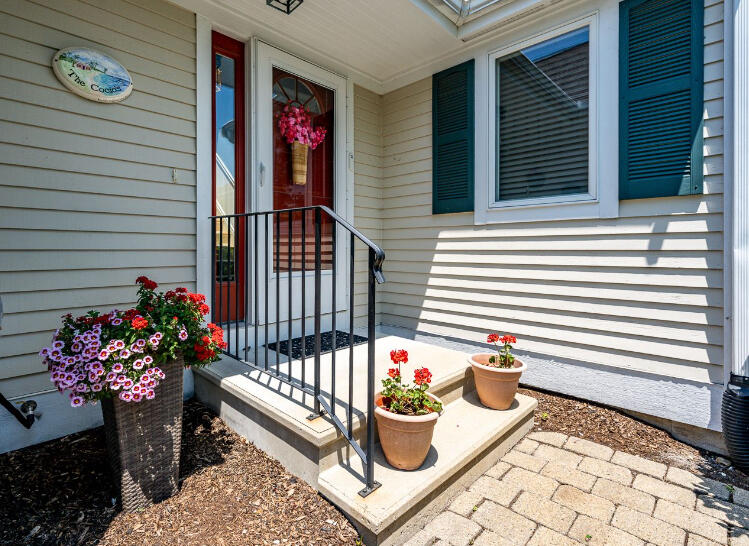 4 Classic Circle Mashpee, MA 02649 - Photo 2 of 32 Entrance