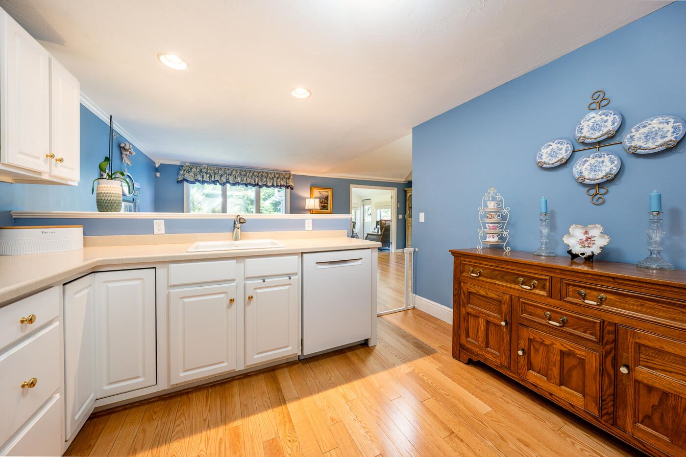 4 Classic Circle Mashpee, MA 02649 - Photo 10 of 32 Kitchen