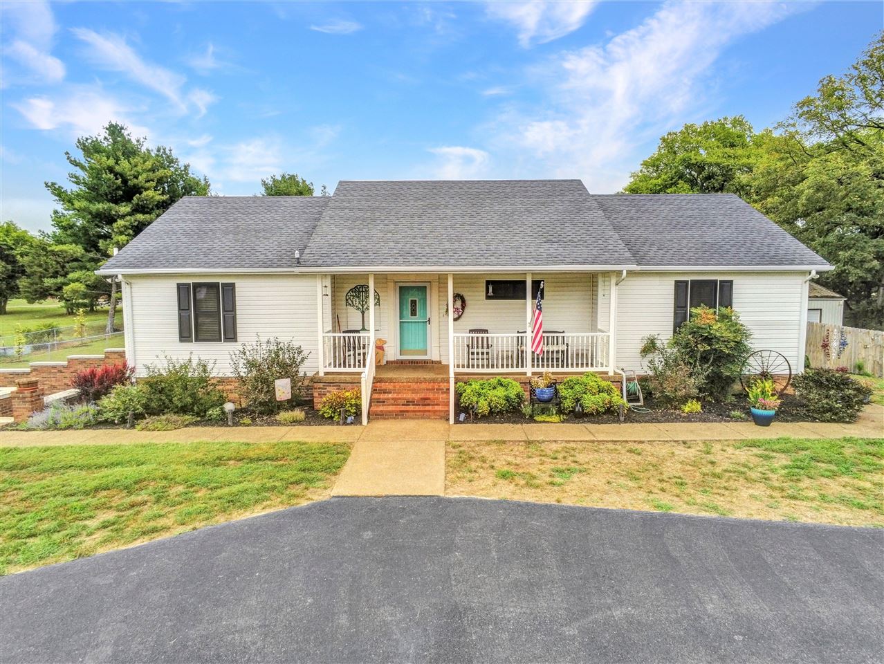 556 Norris Road Bowling Green, KY 42101 - Photo 1 of 67 Gallery Image 1