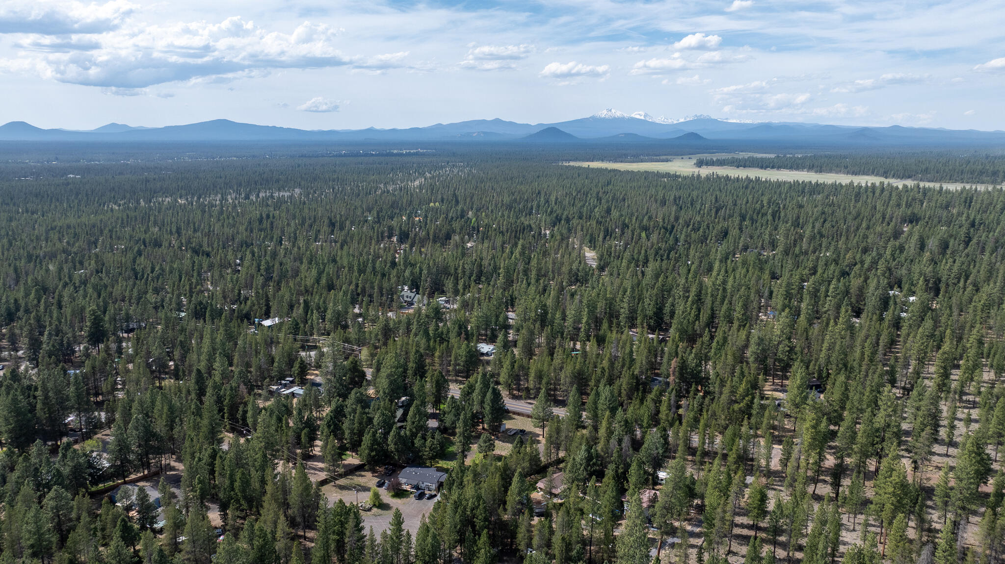 17659 Rosland Road La Pine, OR 97739 - Photo 27 of 33 a view of city and mountain