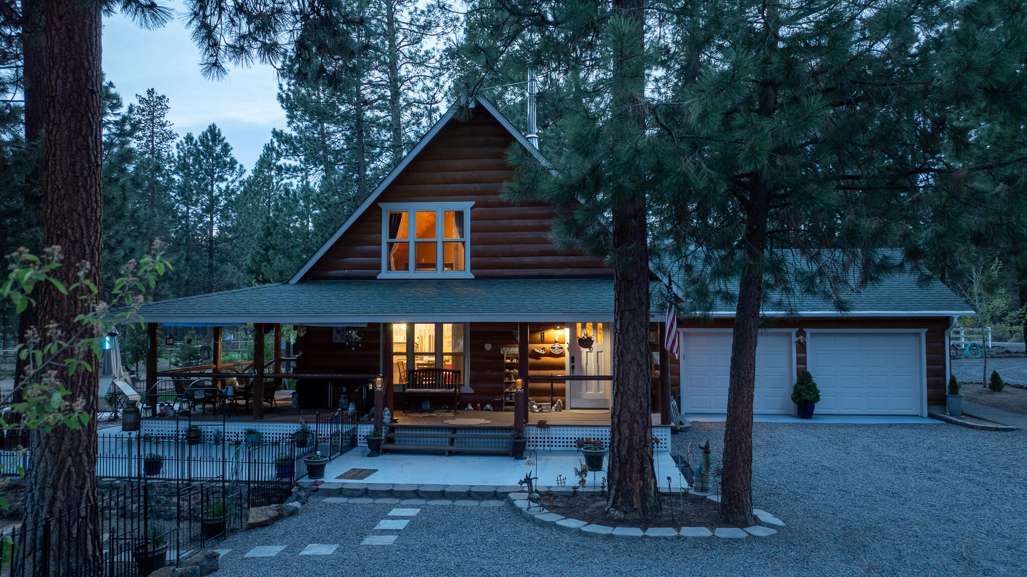 17659 Rosland Road La Pine, OR 97739 - Photo 33 of 33 a front view of a house with porch