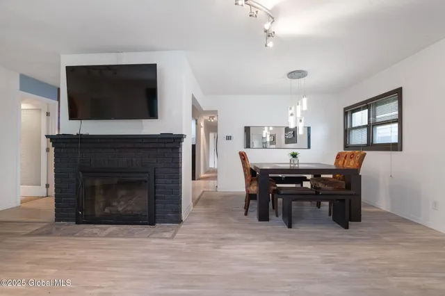 $275,000 | 1420 Western Avenue, Guilderland, NY 12203