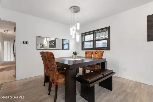 $275,000 | 1420 Western Avenue, Guilderland, NY 12203