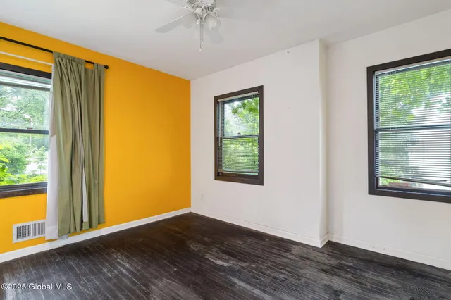 $275,000 | 1420 Western Avenue, Guilderland, NY 12203