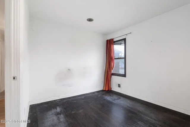 $275,000 | 1420 Western Avenue, Guilderland, NY 12203