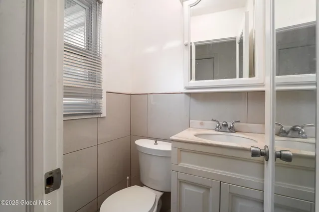 $275,000 | 1420 Western Avenue, Guilderland, NY 12203