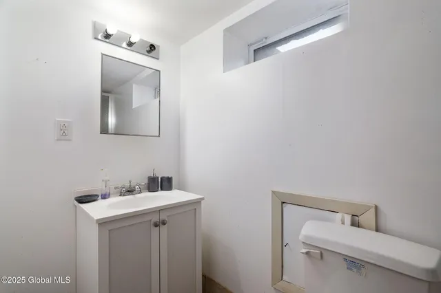 $275,000 | 1420 Western Avenue, Guilderland, NY 12203