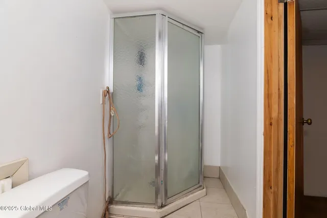 $275,000 | 1420 Western Avenue, Guilderland, NY 12203