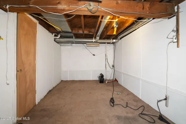 $275,000 | 1420 Western Avenue, Guilderland, NY 12203