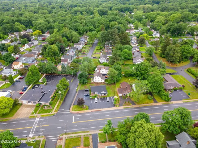 $275,000 | 1420 Western Avenue, Guilderland, NY 12203