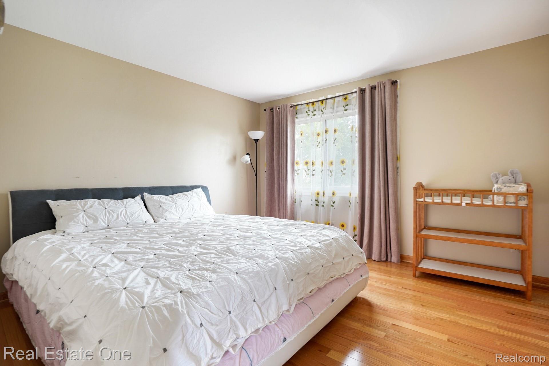 456 Farmridge Court Rochester, MI 48307 - Photo 19 of 33 456-Farmridge-Ct-19.jpg