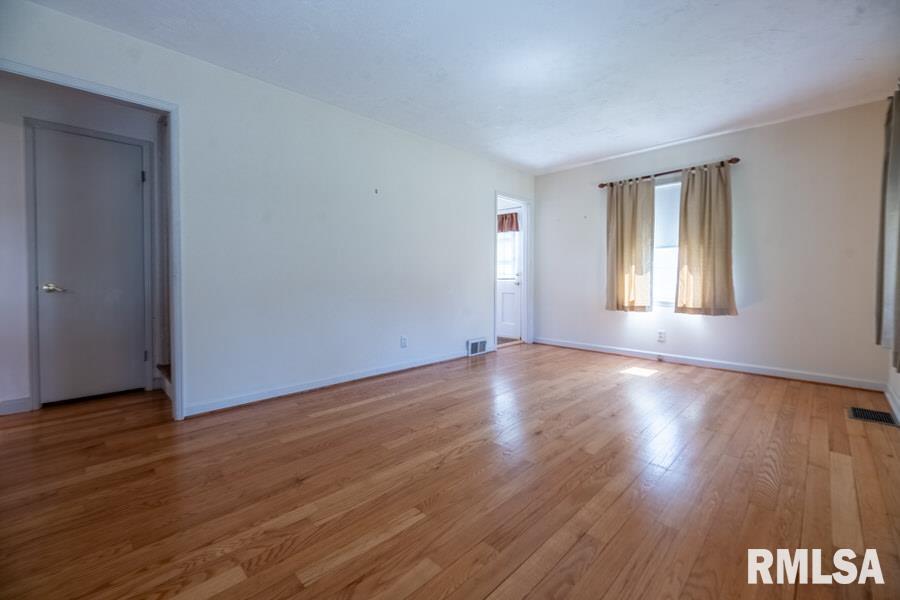 205 West Stonegate Road Peoria, IL 61614 - Photo 26 of 44 Gallery Image 26