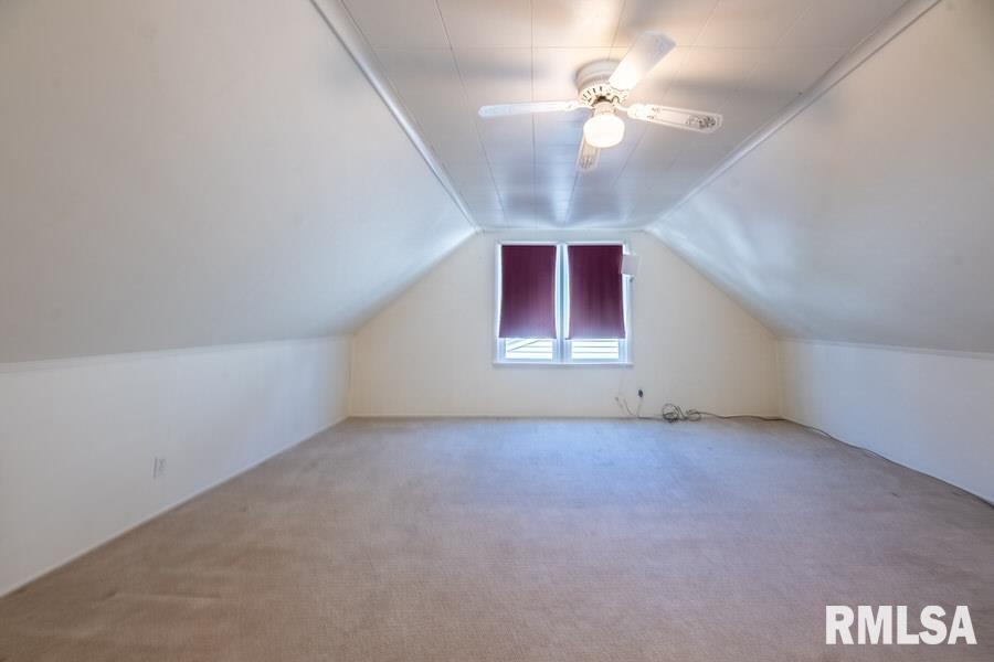 205 West Stonegate Road Peoria, IL 61614 - Photo 36 of 44 Gallery Image 36