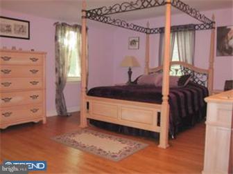 354 Rambling Way Springfield, PA 19064 - Photo 10 of 12 Bedroom - Main