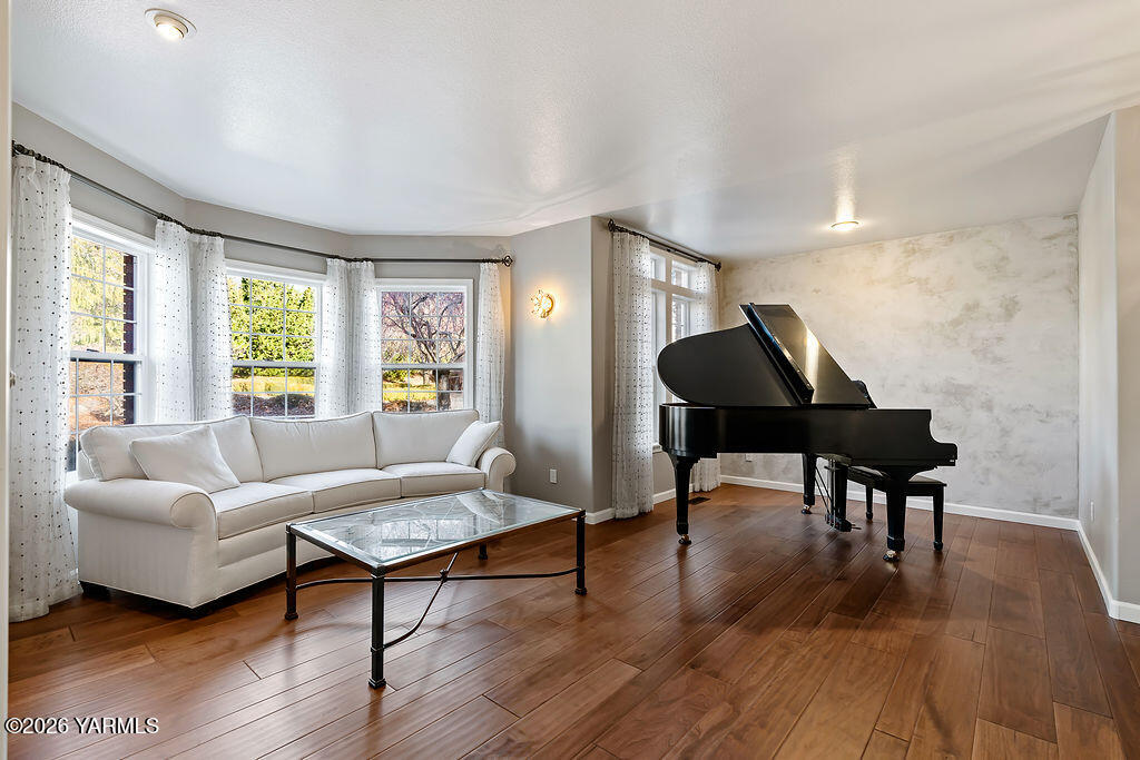 6810 Ravens Gate Way Yakima, WA 98908 - Photo 11 of 49 6810RavensGateWay-7