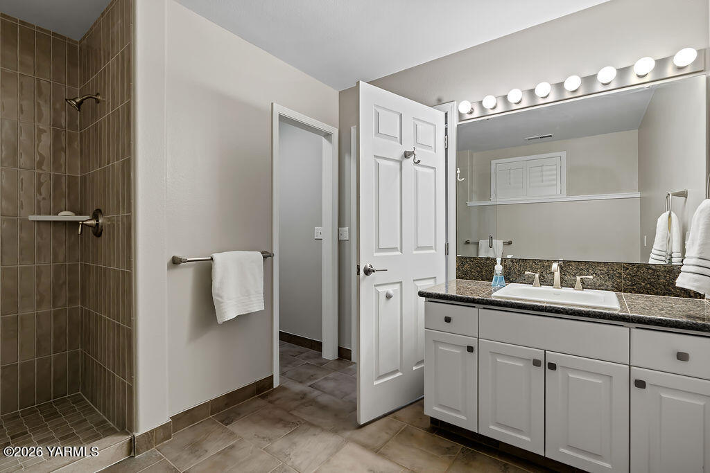 6810 Ravens Gate Way Yakima, WA 98908 - Photo 35 of 49 6810RavensGateWay-35