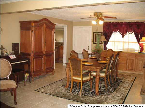 9427 Wild Valley Road Baton Rouge, LA 70810 - Photo 3 of 10
