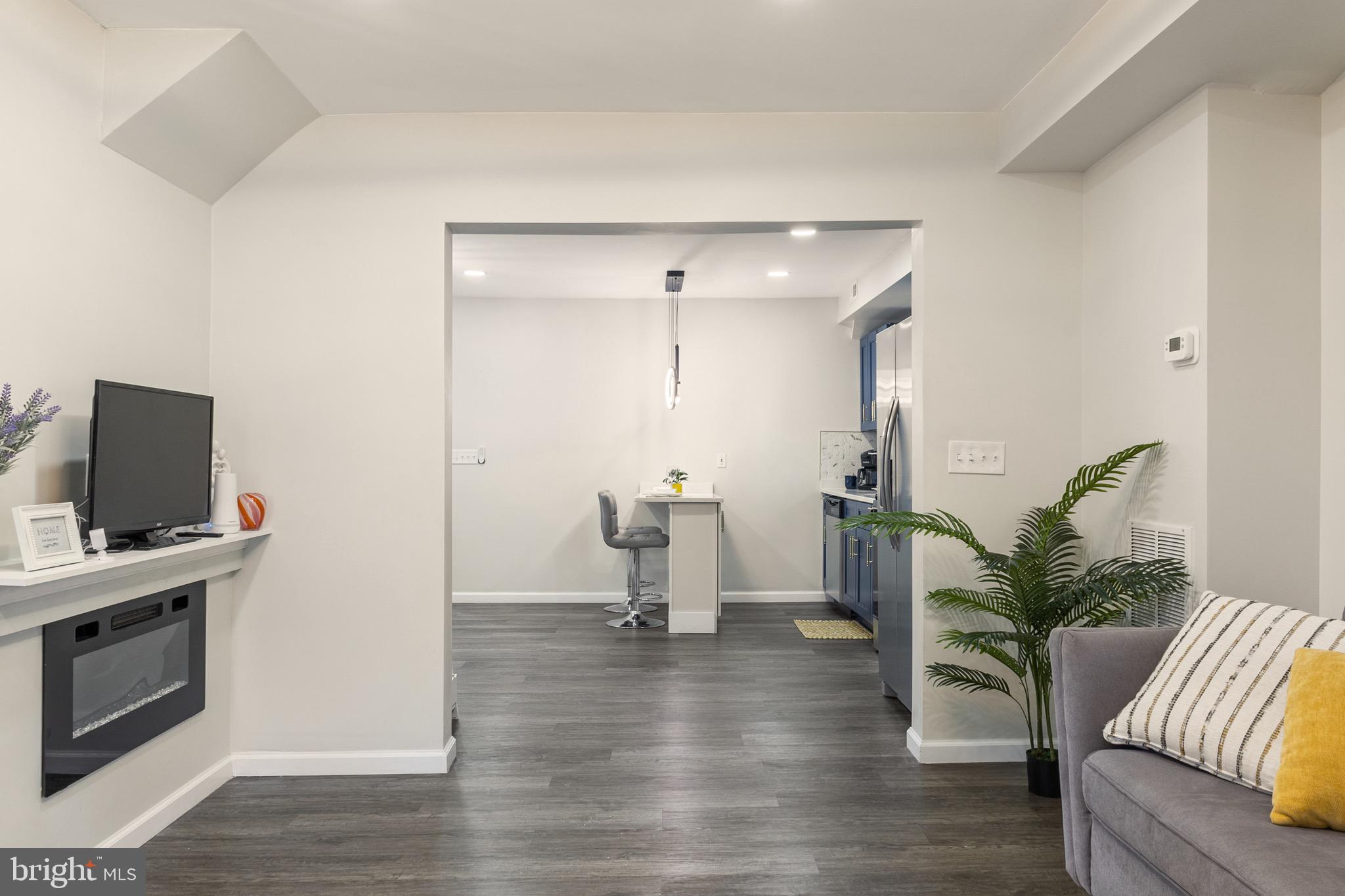 4042 6th Street Baltimore, MD 21225 - Photo 8 of 31 a view of a living room