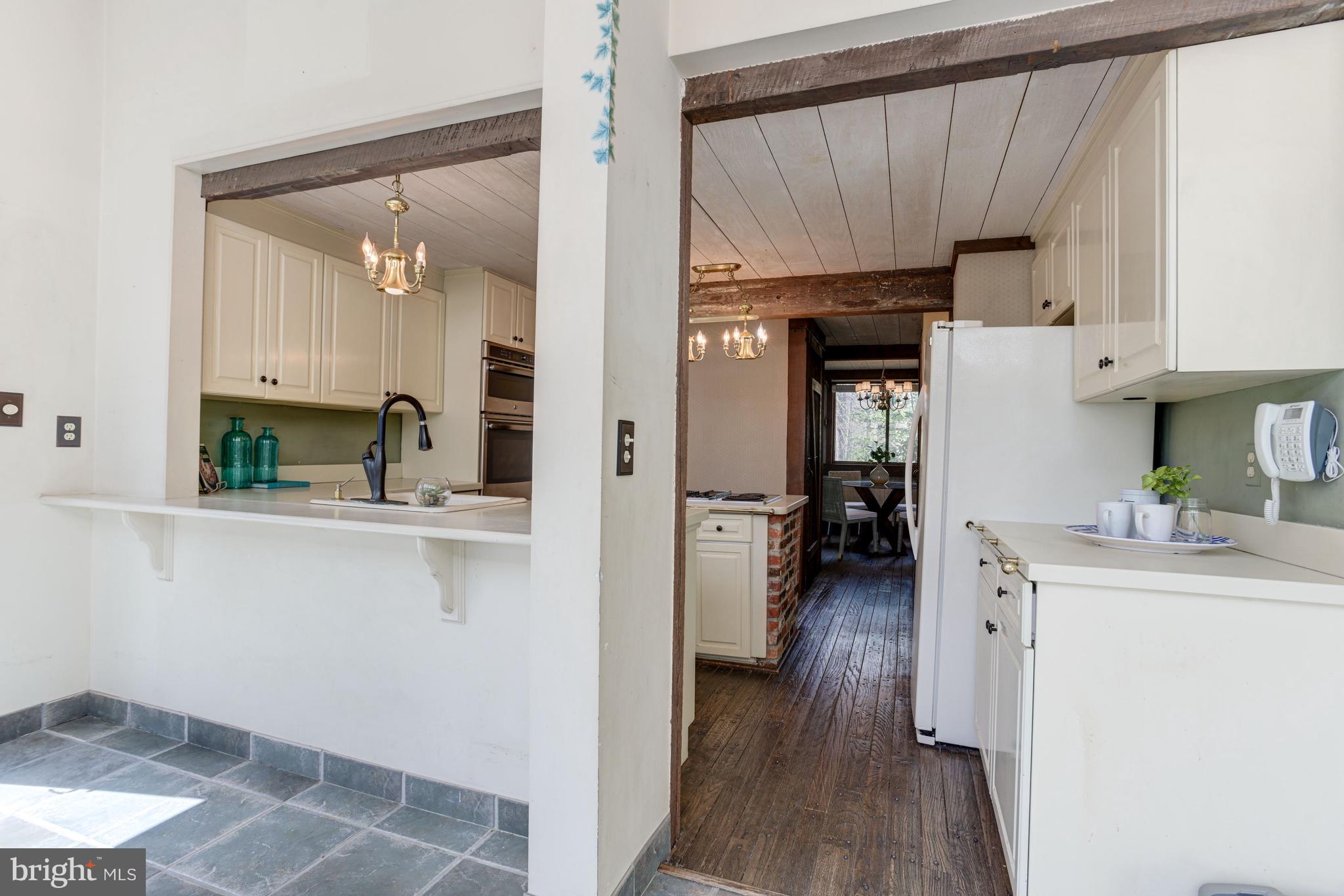 3185 Rolling Road Edgewater, MD 21037 - Photo 20 of 59 Kitchen
