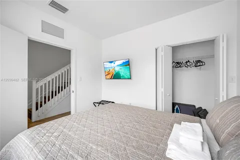 $4,000 | 170 Northwest 158th Street, Unit 2, Miami, FL 33169