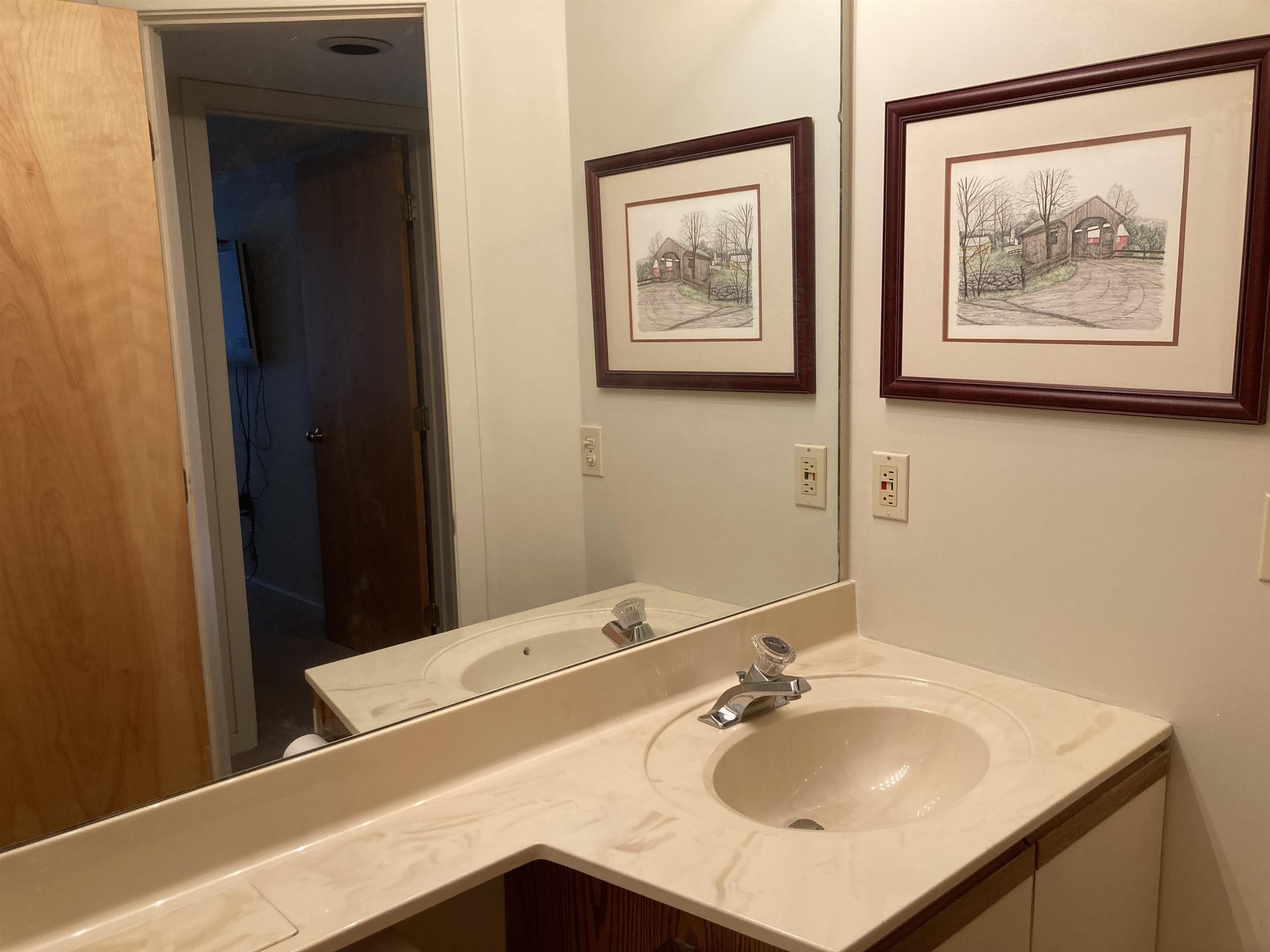 350 Mountain Road, Unit B102 Ludlow, VT 05149 - Photo 11 of 15 Gallery Image 11