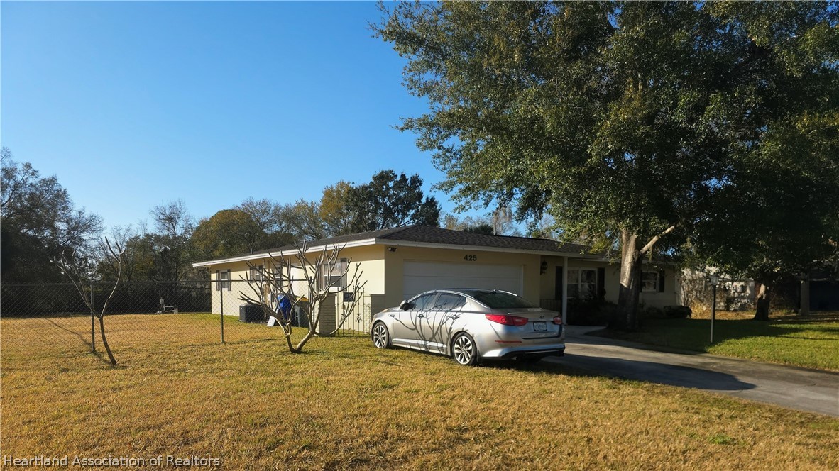 425 Spring Lake Boulevard Sebring, FL 33876 - Photo 4 of 40 Gallery Image 4