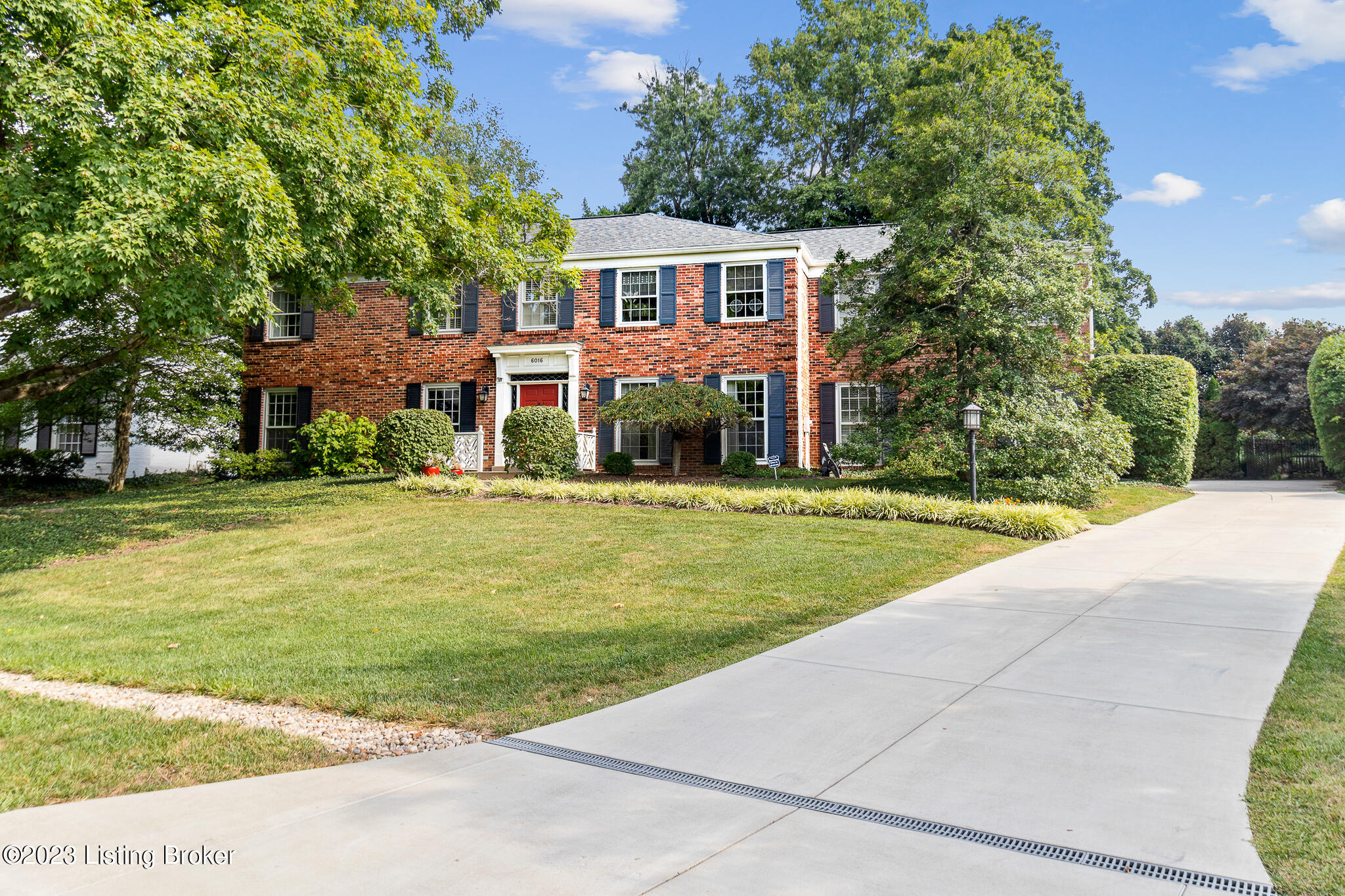 6016 Innes Trace Road Louisville, KY 40222 - Photo 1 of 20 6016 Innes Trace Rd. Louisville KY 40222