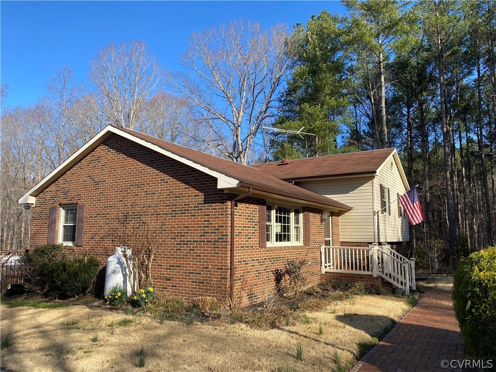 214 Beachcliff Road Blackstone, VA 23824 - Photo 5 of 40 Gallery Image 5