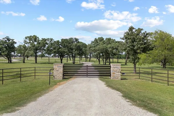 $3,000,000 | 10701 Osburn Road, Pilot Point, TX 76258