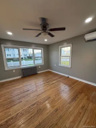 $2,600 | 21 North Grove Street, Unit 2, Valley Stream, NY 11580