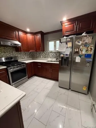 $2,600 | 21 North Grove Street, Unit 2, Valley Stream, NY 11580