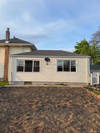 $2,600 | 21 North Grove Street, Unit 2, Valley Stream, NY 11580