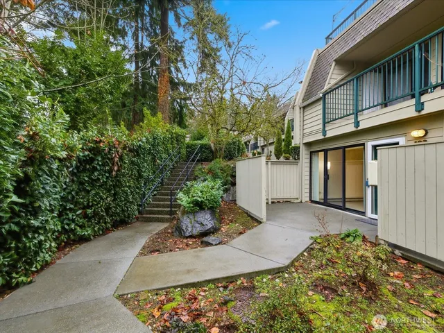 $339,500 | 8835 166th Avenue Northeast, Unit D102, Redmond, WA 98052