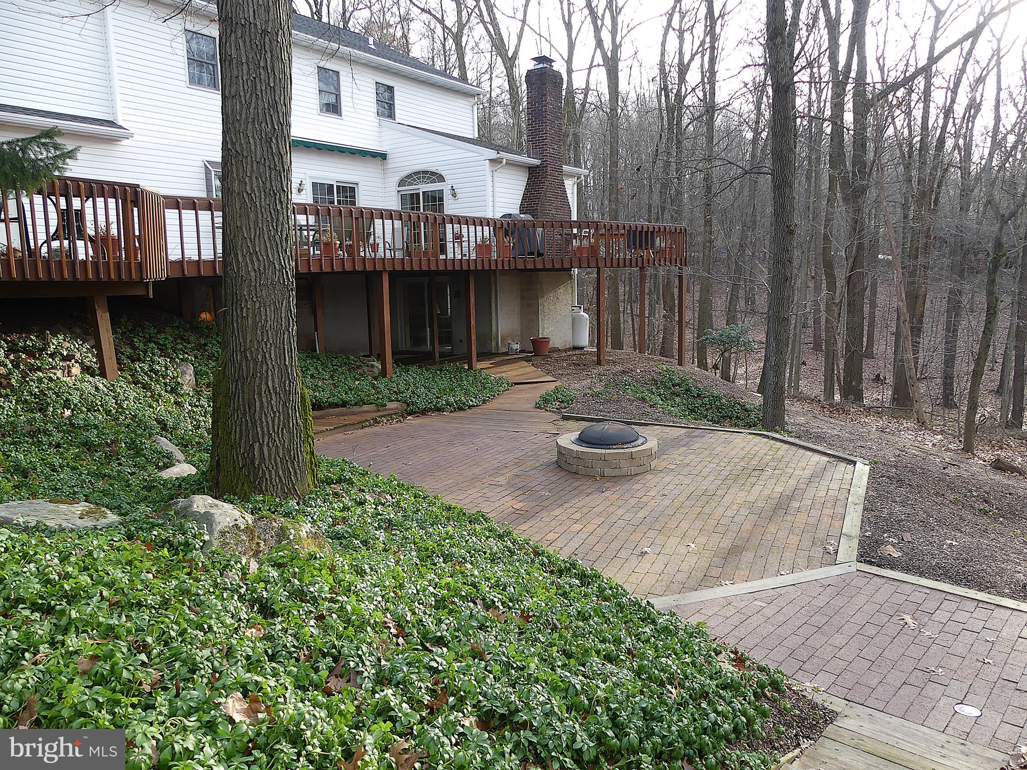 24 Fawn Drive Reading, PA 19607 - Photo 5 of 47 Brick Firepit Patio