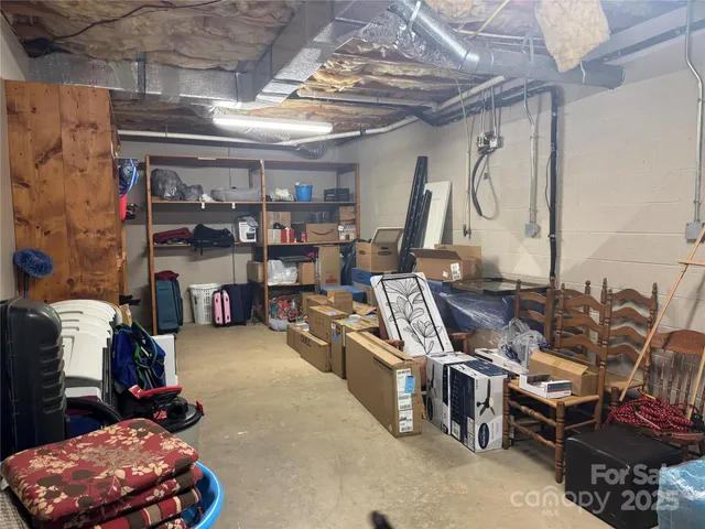 $639,000 | 3875 Deer Run Drive Northeast, Conover, NC 28613