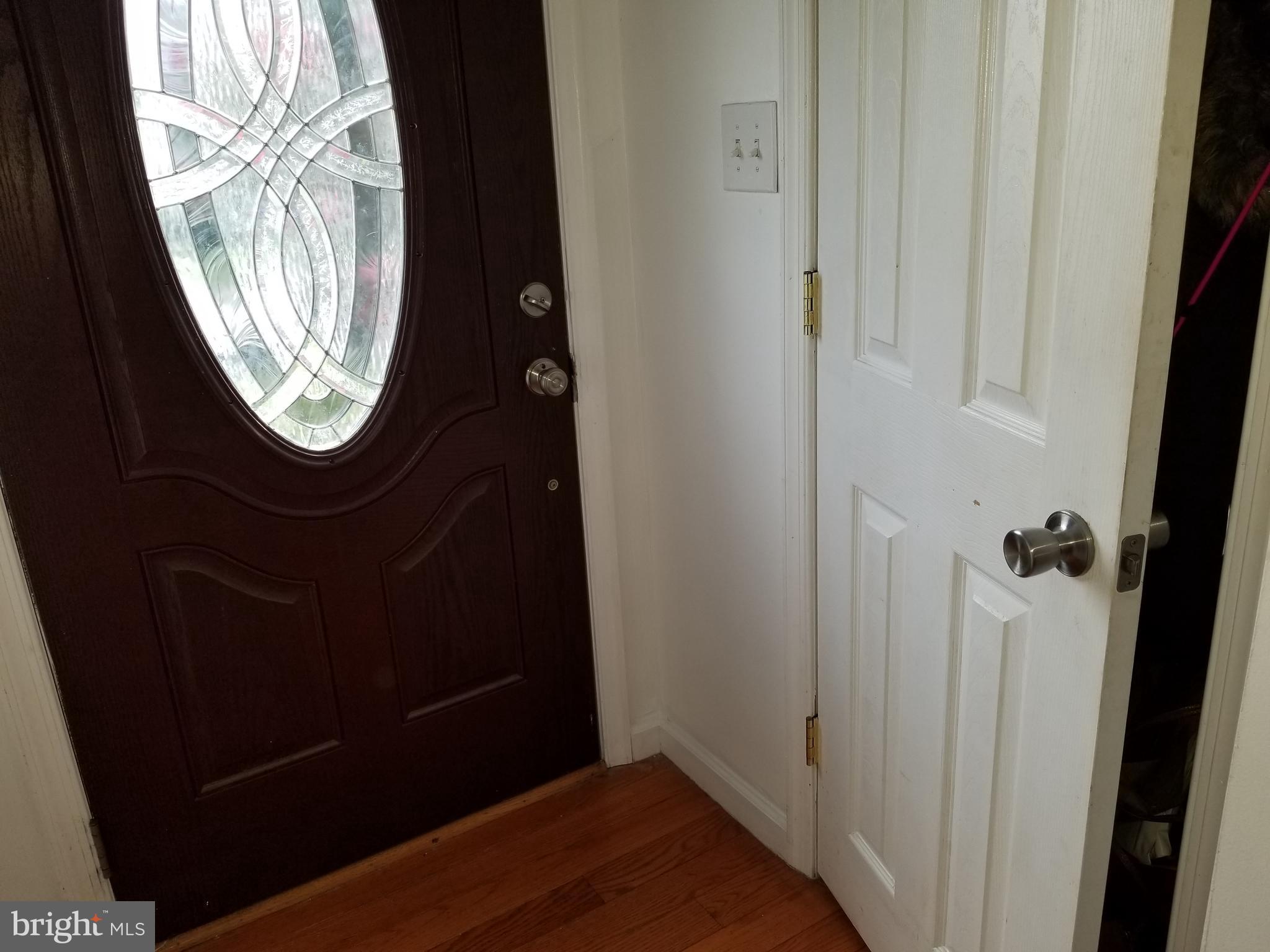 229 East Claremont Road Philadelphia, PA 19120 - Photo 5 of 66 Interior entrance