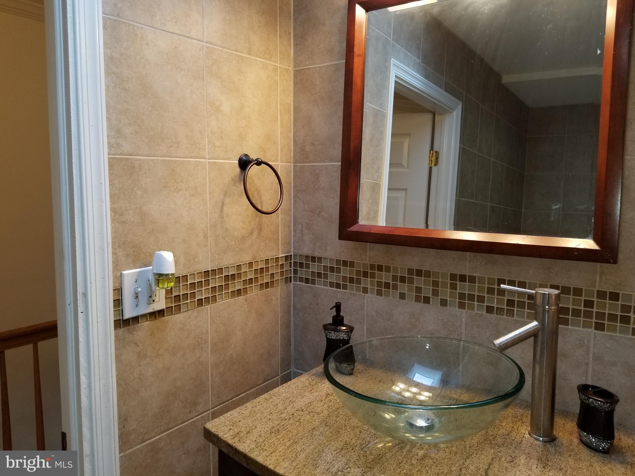 229 East Claremont Road Philadelphia, PA 19120 - Photo 41 of 66 Hall Bathroom