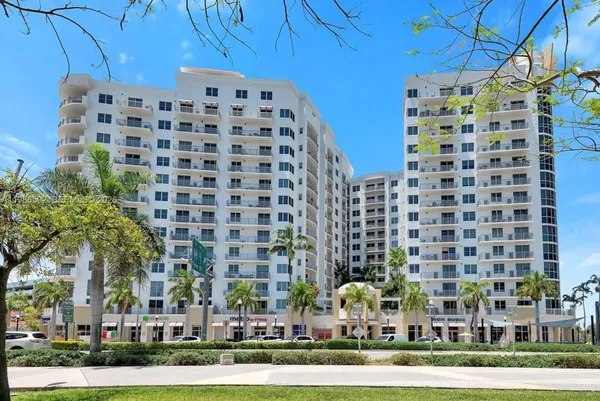 $2,200 | 1830 Radius Drive, Unit 522, Hollywood, FL 33020
