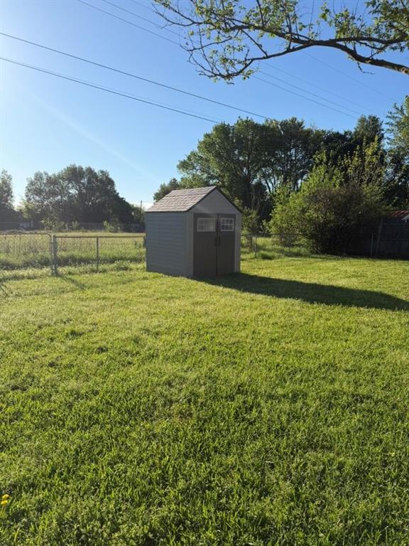 3045 Monroe Street Commerce, TX 75428 - Photo 5 of 17