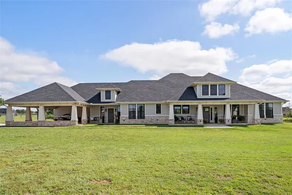 $979,900 | 100 Tall Grass Court, Weatherford, TX 76087