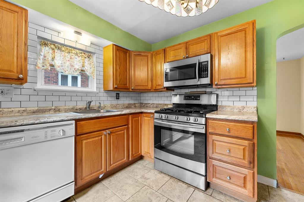 4123 Edge Road Pittsburgh, PA 15227 - Photo 11 of 28 Gallery Image 11