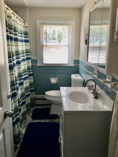270 Austin Road North Kingstown, RI 02852 - Photo 10 of 27 MAIN FLOOR BATH WITH TUB AND SHOWER