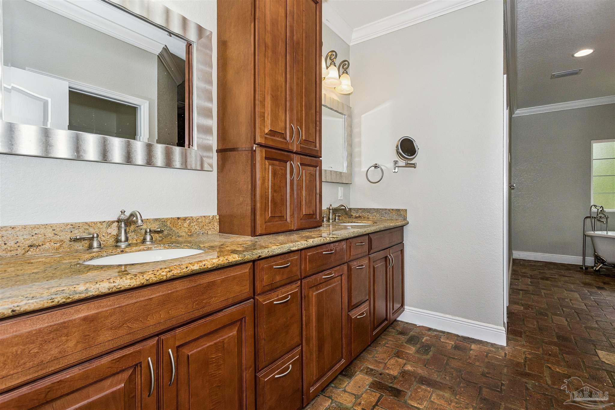 16340 Innerarity Point Road Pensacola, FL 32507 - Photo 18 of 25