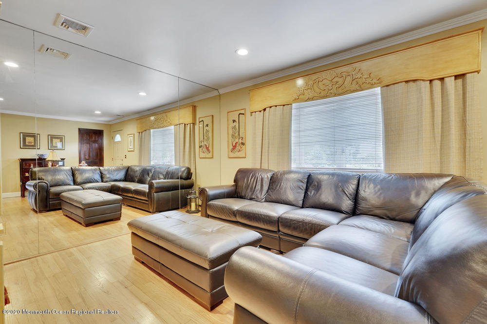 817 Tennent Road Manalapan, NJ 07726 - Photo 11 of 52 014_ros02126_0