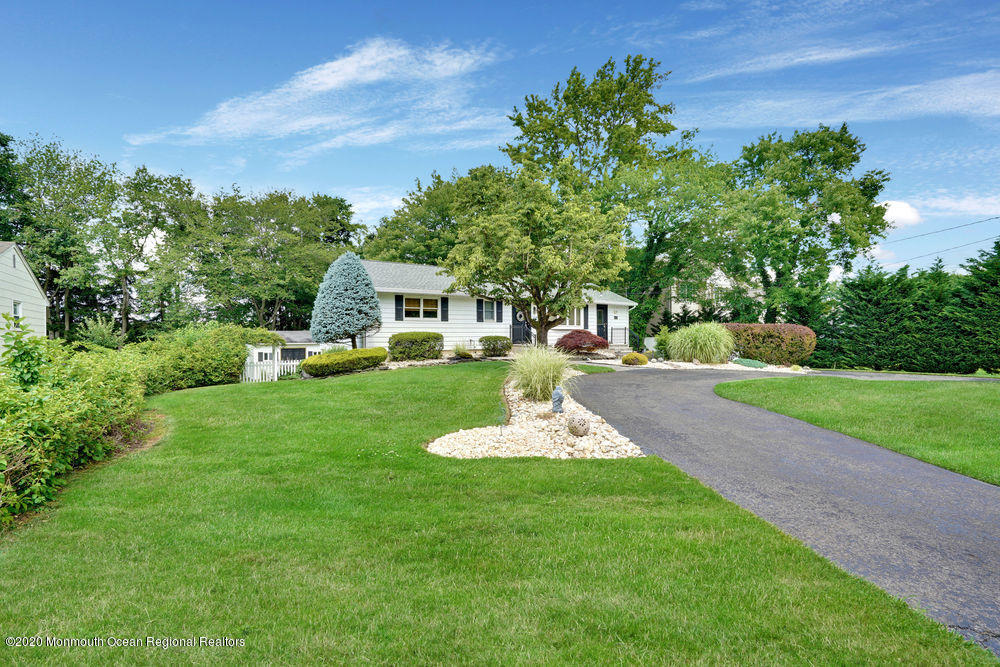 817 Tennent Road Manalapan, NJ 07726 - Photo 3 of 52 003_ros01951-ros01955_1